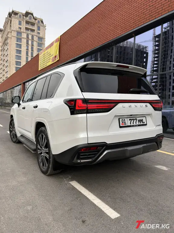 Lexus LX, 2022