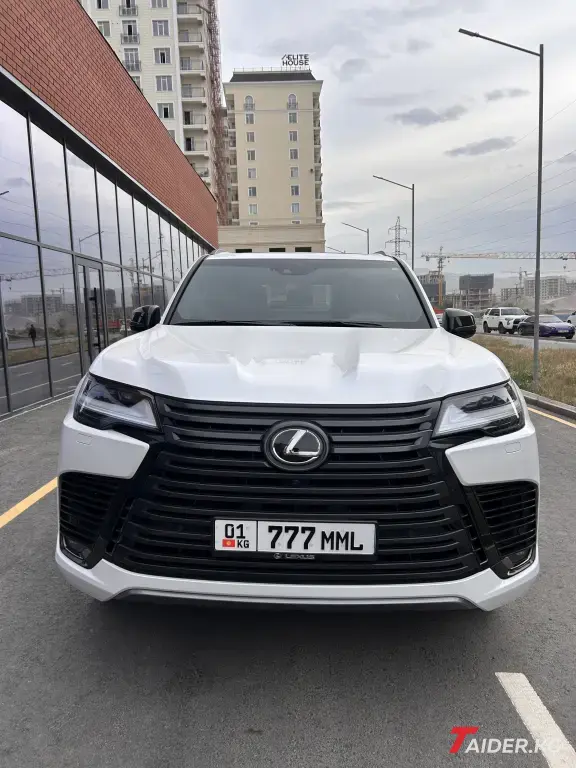 Lexus LX, 2022
