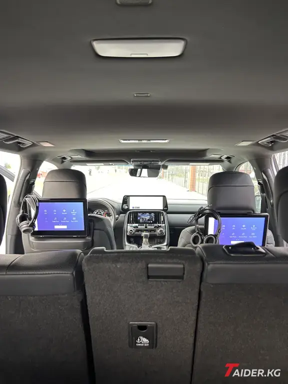 Lexus LX, 2022