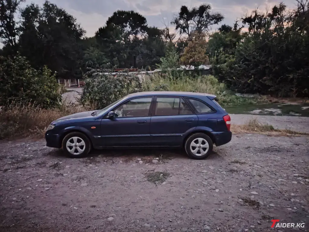 Mazda 323, 2001