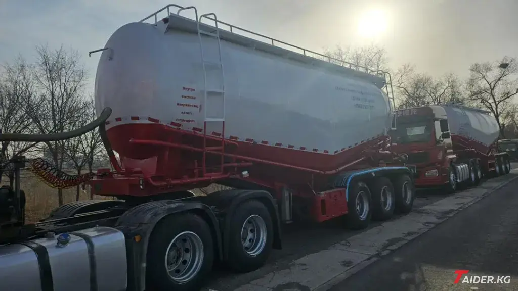 Тягач Shacman M3000 + полуприцеп бетоносмеситель